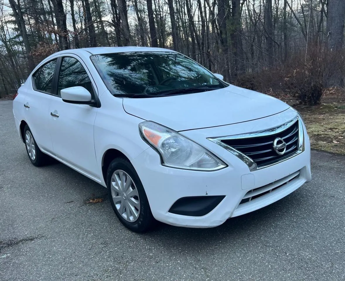 NISSAN VERSA S