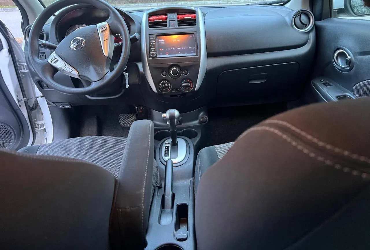 Фото NISSAN VERSA S – спереді