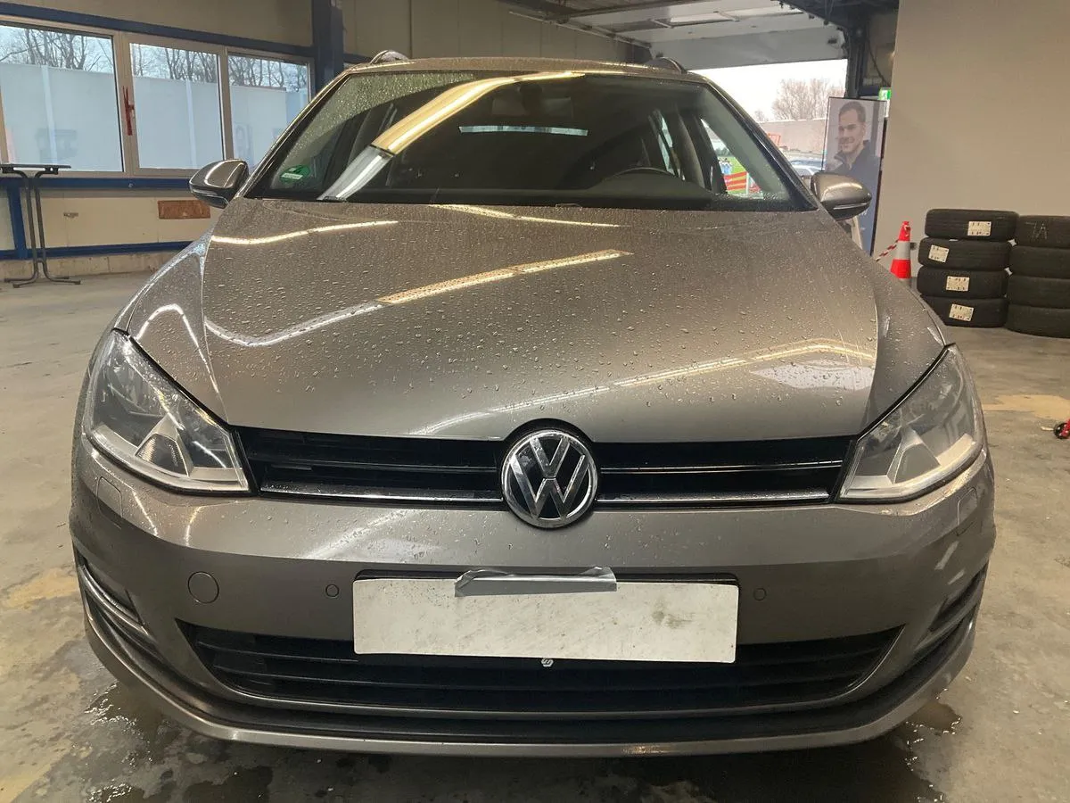 Фото Volkswagen Golf VII – салон задні сидіння