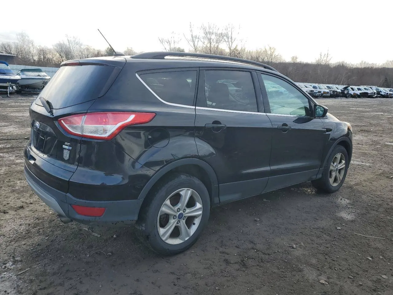 Фото FORD ESCAPE SE – салон задні сидіння
