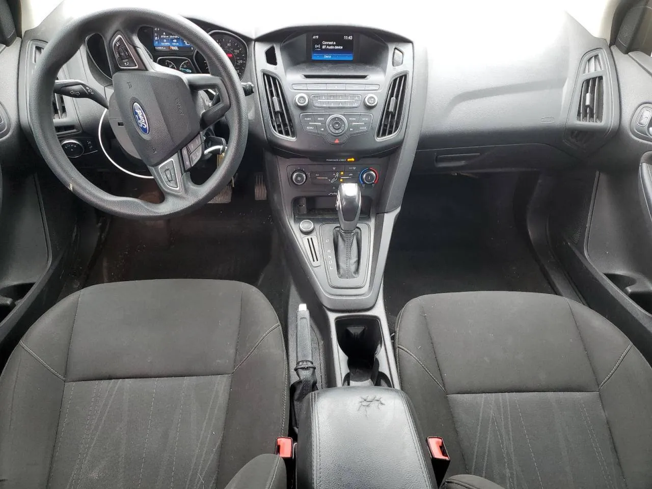 Фото Ford Focus SE – зліва зпереду