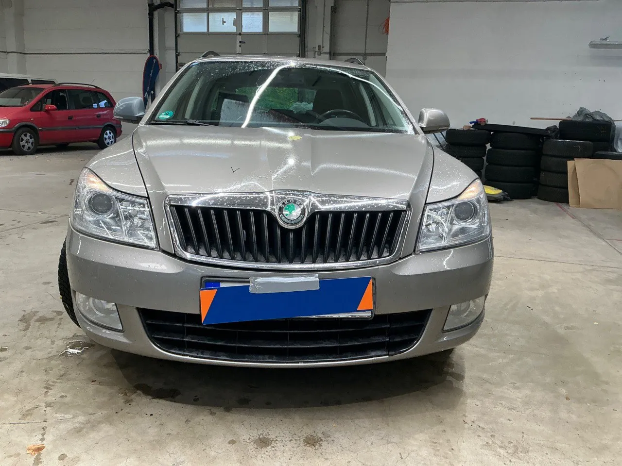 Фото Skoda Octavia – справа ззаді